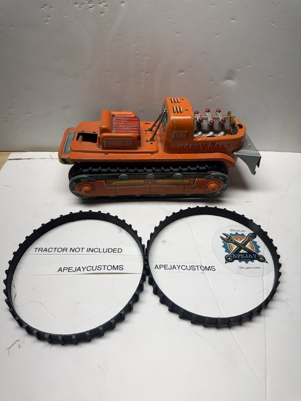 1 set of new tracks for orange Nomura Handy Hank No.112 Bulldozer Tin Toy JAPAN 1 set of new tracks for orange Nomura Handy Hank No.112 Bulldozer Tin Toy JAPAN