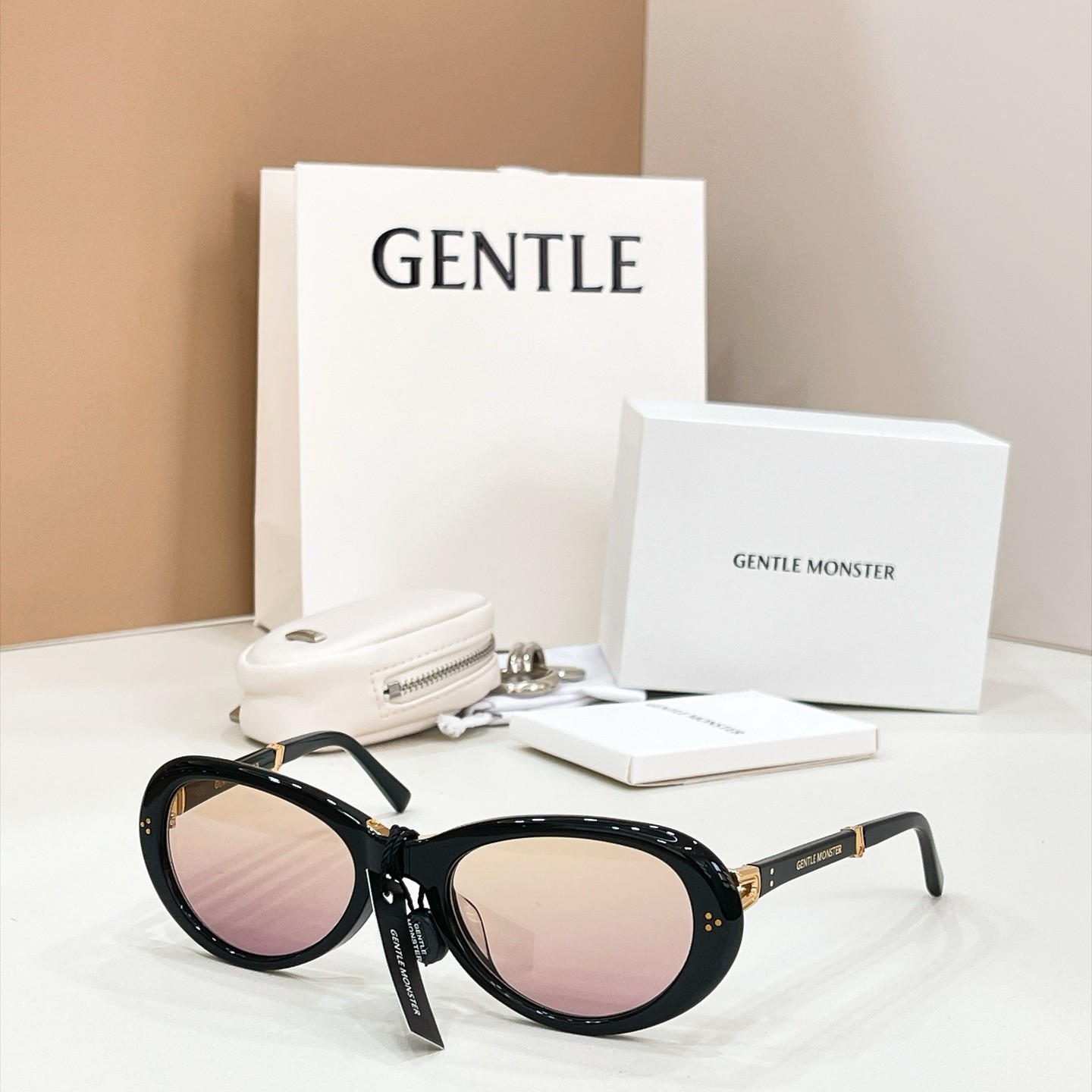 GENTLE MONSTER ORBIT Black Oval Folding Sunglasses Pink Gradient Lenses GENTLE MONSTER ORBIT Black Oval Folding Sunglasses Pink Gradient Lenses