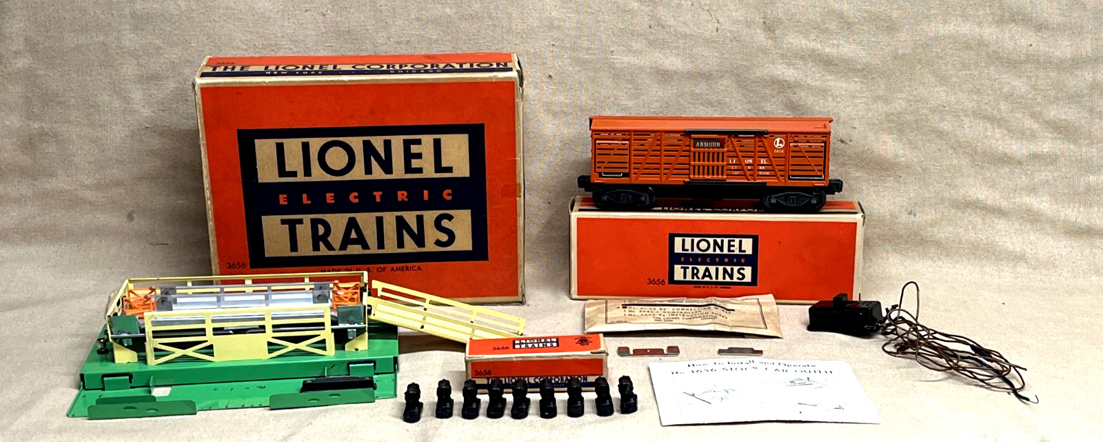 Vintage Lionel #3656 Operating Cattle Car Stockyard Set w Original Boxes Nice Vintage Lionel #3656 Operating Cattle Car Stockyard Set w Original Boxes Nice