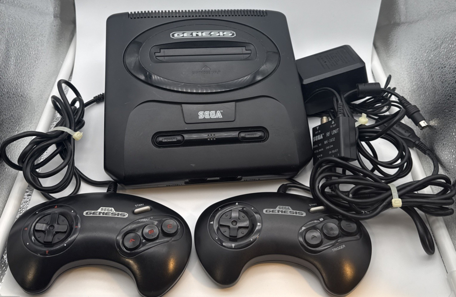 Sega Genesis Model 2 Console Bundle MK-1631 +2 OEM Controllers, Cables, +2 Games Sega Genesis Model 2 Console Bundle MK-1631 +2 OEM Controllers, Cables, +2 Games