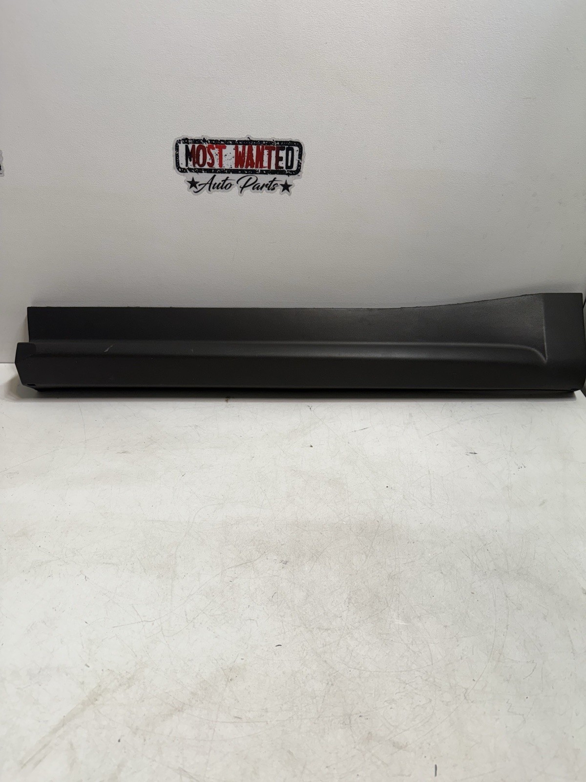 2010-2017 CHEVY EQUINOX DRIVER SIDE LH Rear Lower Door Molding Trim 25824826 OEM 2010-2017 CHEVY EQUINOX DRIVER SIDE LH Rear Lower Door Molding Trim 25824826 OEM