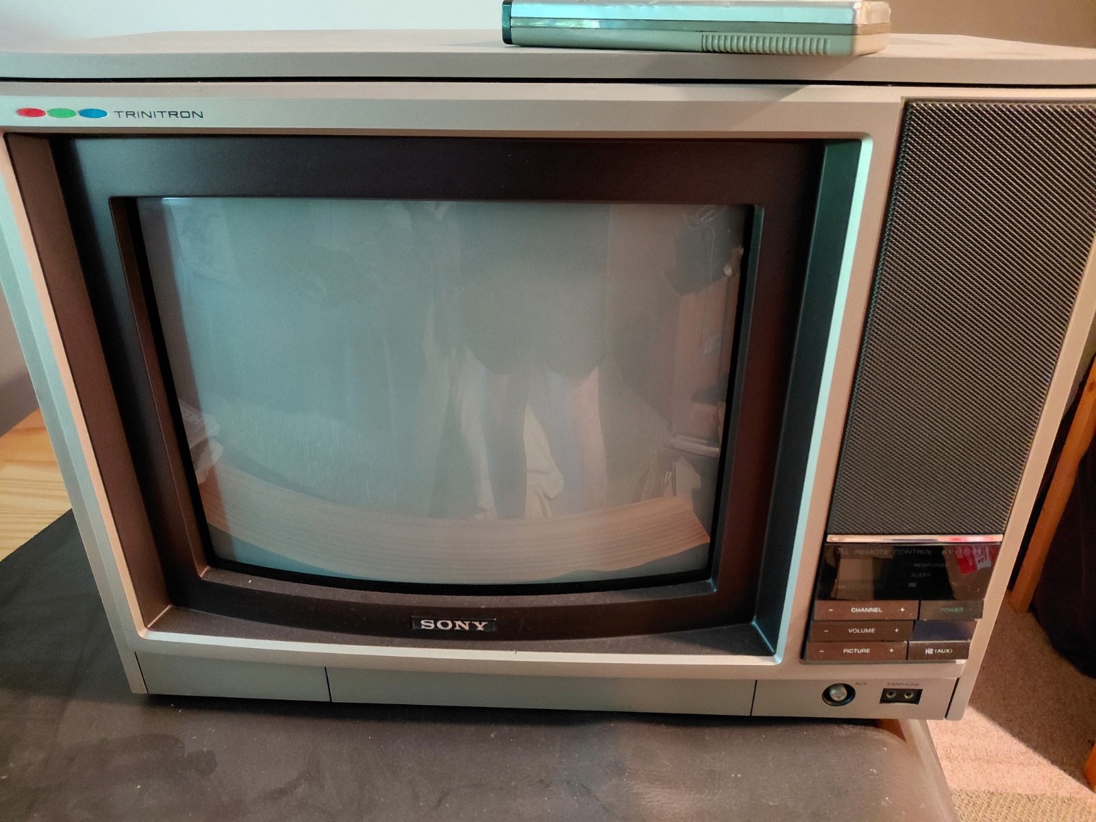 sony trinitron color tv kv-1391r sony trinitron color tv kv-1391r