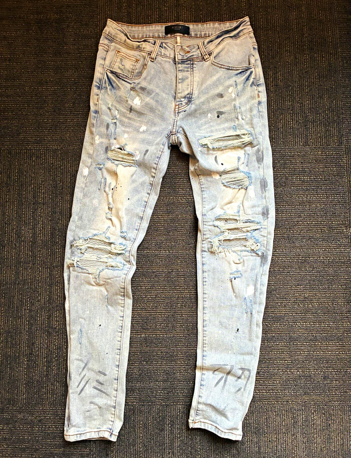 AMIRI Men’s Light Wash Distressed Skinny Slim Jeans 5-Pocket Button Denim AMIRI Men’s Light Wash Distressed Skinny Slim Jeans 5-Pocket Button Denim