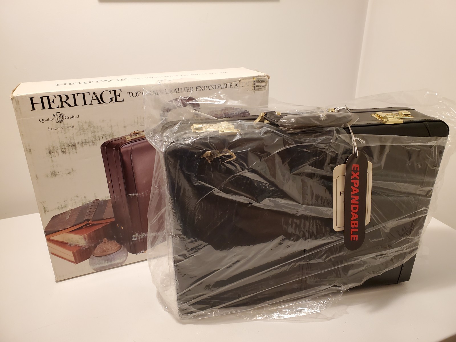 NIB Vintage Heritage Expandable Leather Attache Briefcase Black Model 11475 NEW NIB Vintage Heritage Expandable Leather Attache Briefcase Black Model 11475 NEW