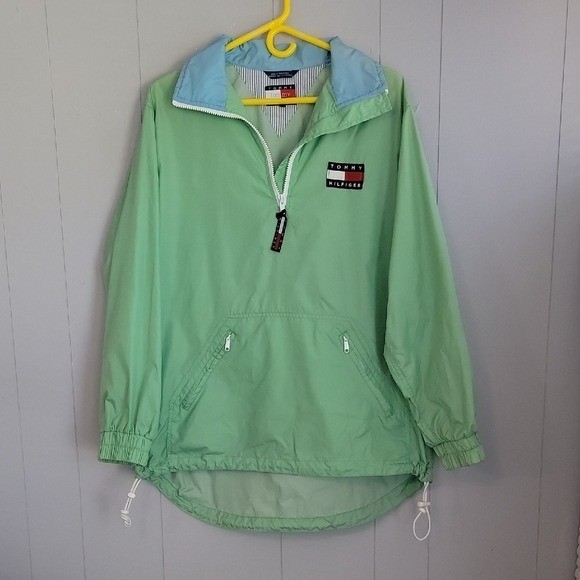 Vintage Tommy Hilfiger Men\'s Medium Green Quater Zip Rain Resistant Pullover Vintage Tommy Hilfiger Men\'s Medium Green Quater Zip Rain Resistant Pullover