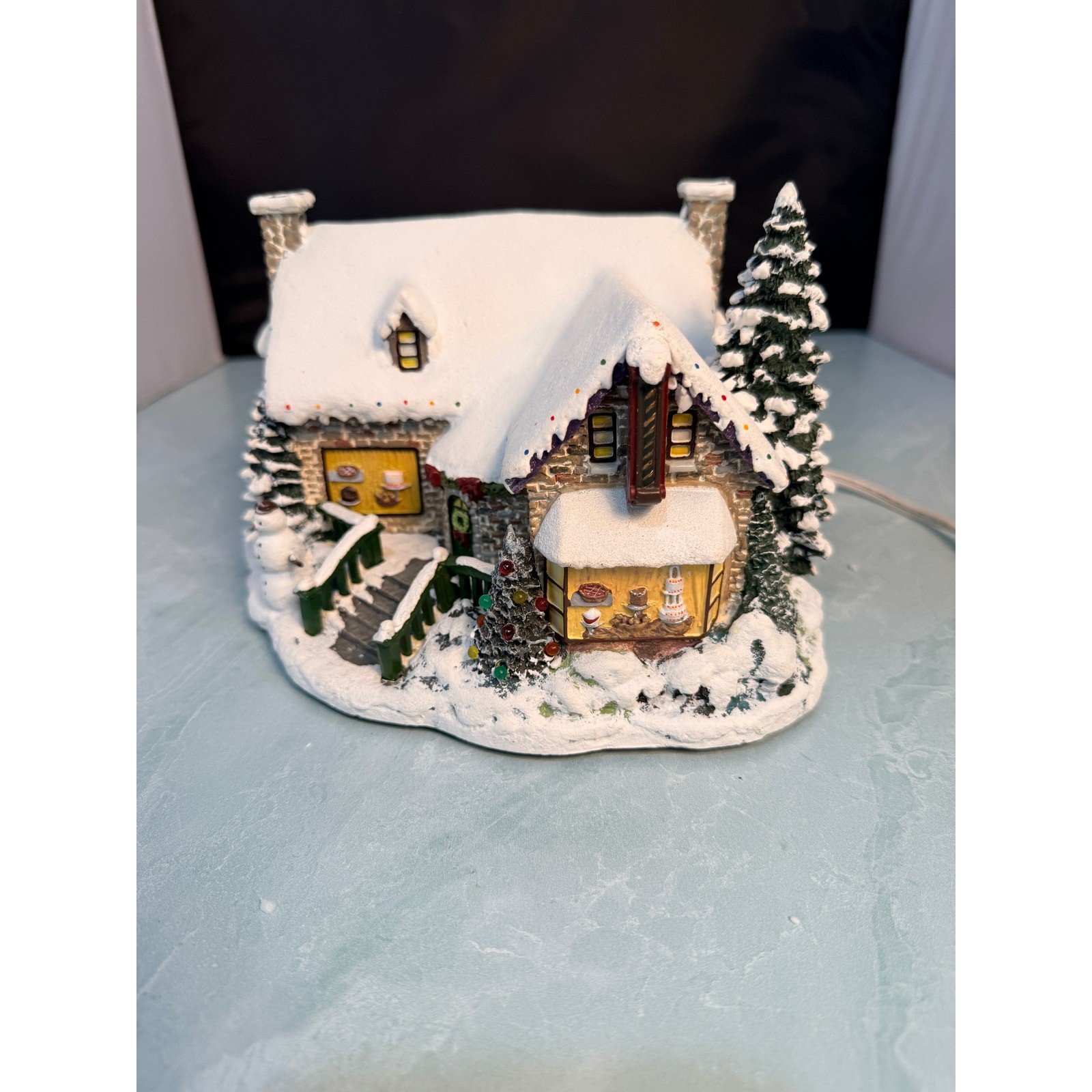 Thomas Kinkade Hawthorne Village Yuletide Bakery Lighted Building