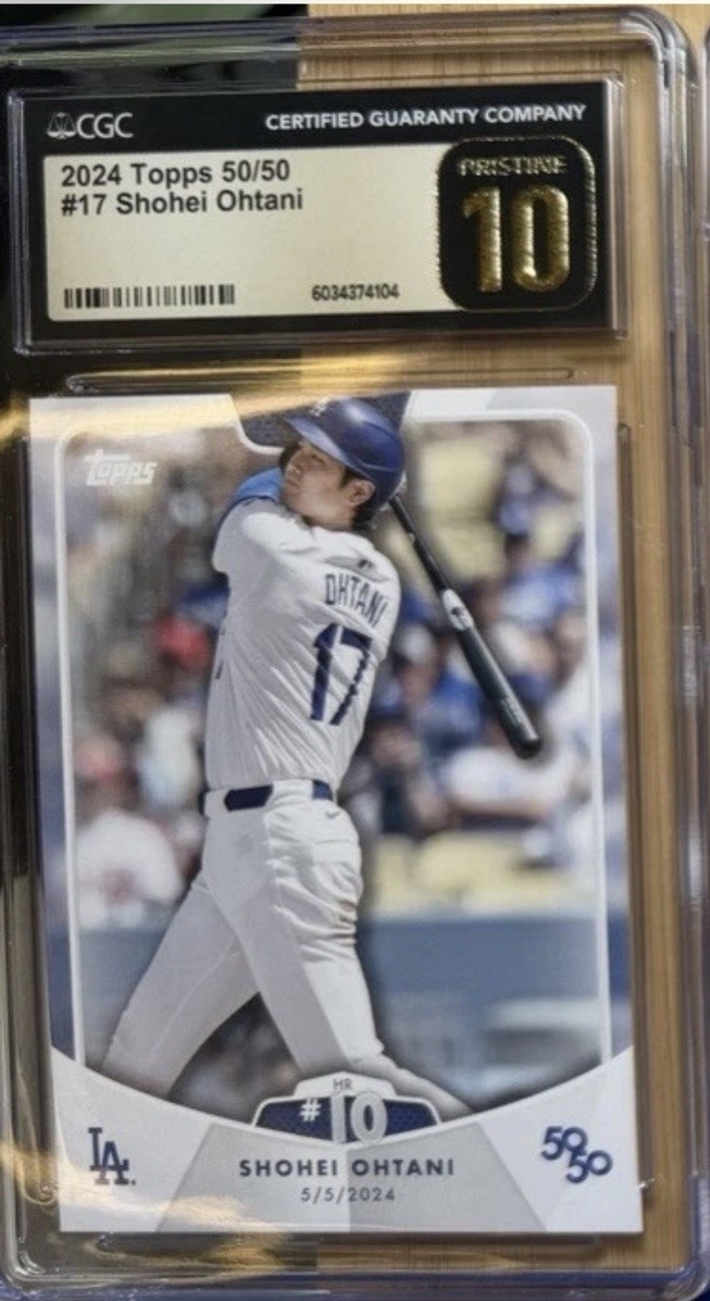 Topps 2024 50/50 Shohei Ohtani #17 Los Angeles Dodgers Graded Card Topps 2024 50/50 Shohei Ohtani #17 Los Angeles Dodgers Graded Card