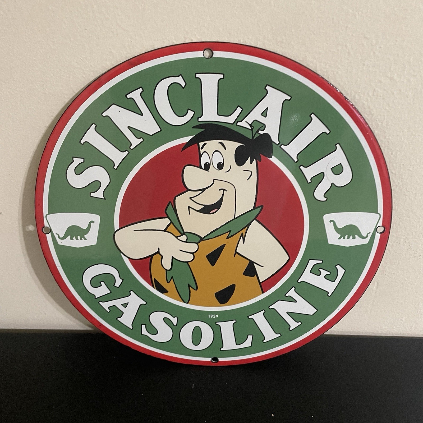 VINTAGE SINCLAIR FLINT STONE MAN GASOLINE OIL PORCELAIN SIGN