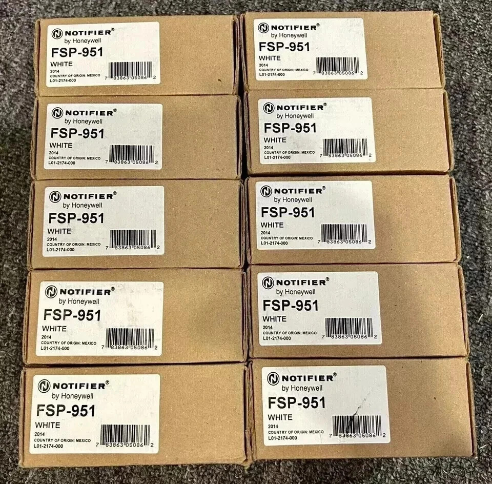 SET OF FIFTEEN (15) NOTIFIER FSP-951 Smoke Detector with Bases FSP 951 