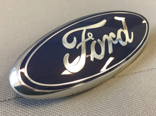 NEW 10-11-12 Ford Taurus Front Grille OEM Emblem Blue Oval NEW 10-11-12 Ford Taurus Front Grille OEM Emblem Blue Oval