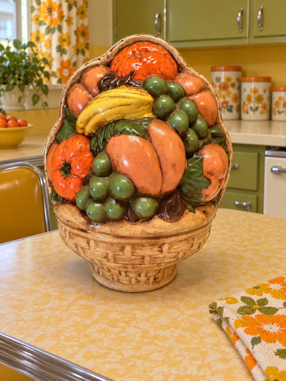 Vintage 1960s Ceramic Harvest  Basket PERFECT Condition 