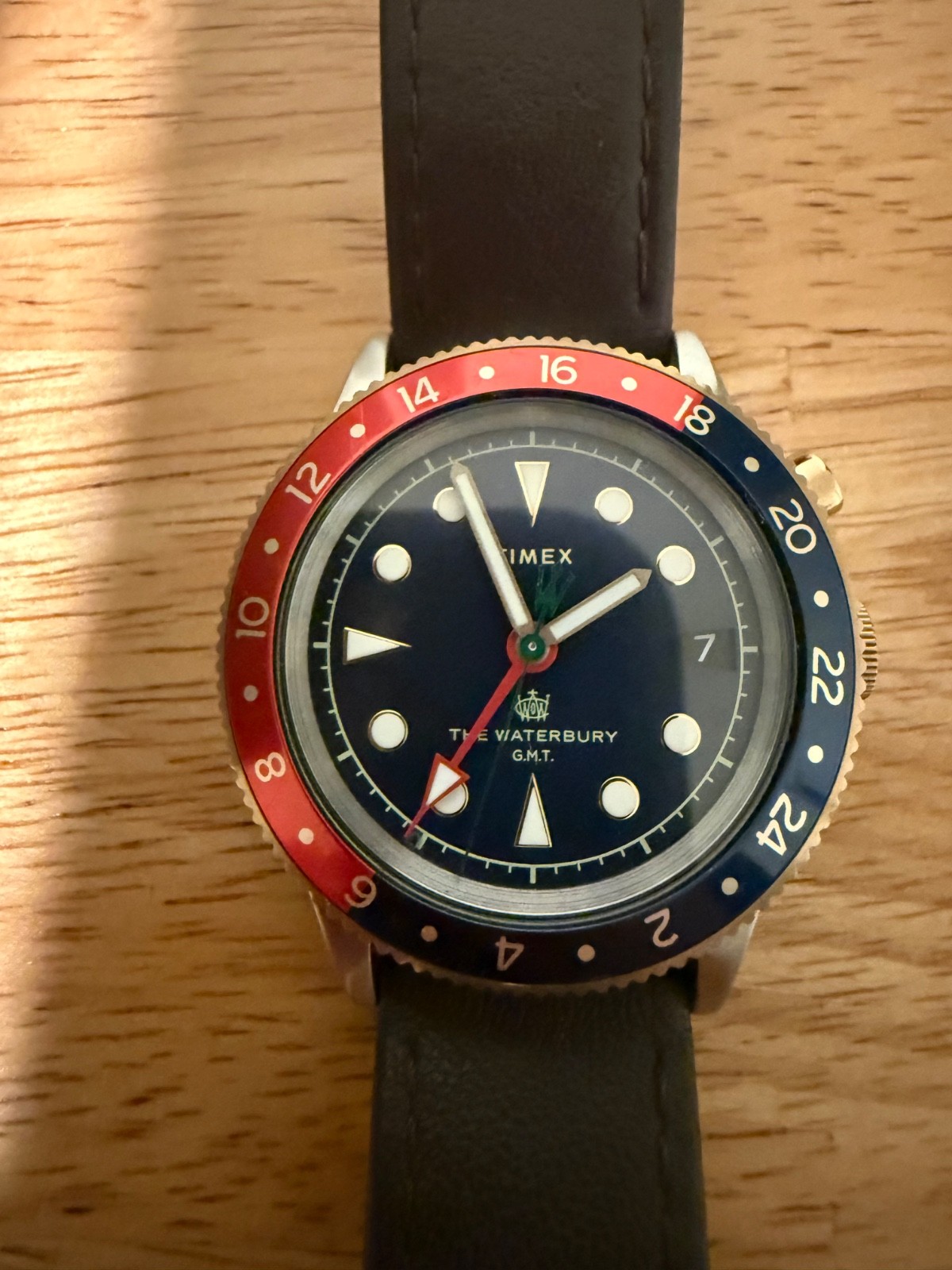New Timex Waterbury Traditional GMT Pepsi Bezel Leather Men\'s Watch TW2U99100