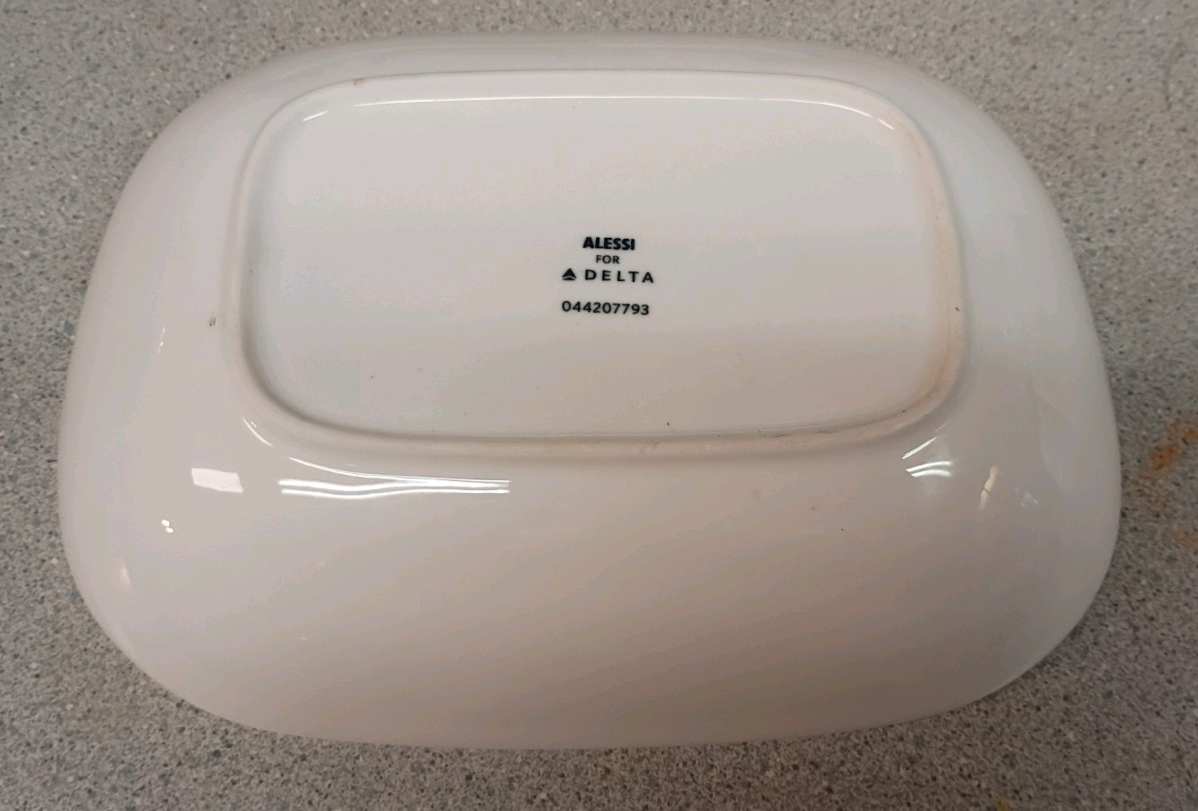 6 Alessi for Delta Airlines white ceramic small plate bread, appetizer, dessert 6 Alessi for Delta Airlines white ceramic small plate bread, appetizer, dessert