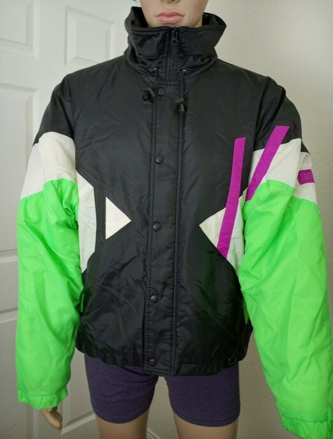VINTAGE OBERMEYER 1990s\' BLAST OFF HOODED JACKET LIME GREEN/BLACK SIZE LARGE VINTAGE OBERMEYER 1990s\' BLAST OFF HOODED JACKET LIME GREEN/BLACK SIZE LARGE