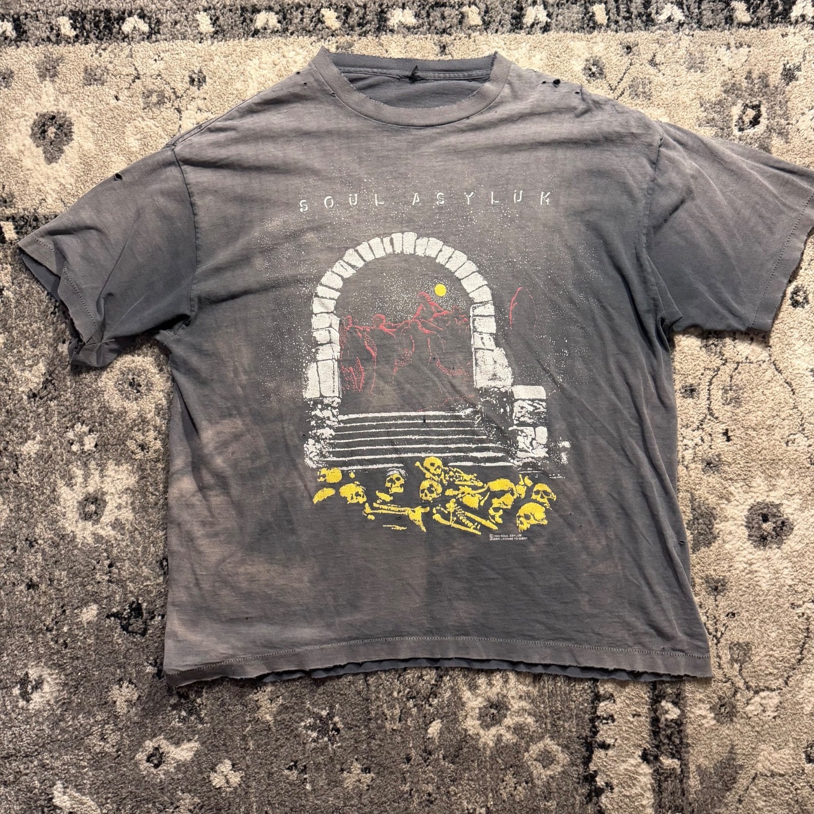 Vintage Soul Asylum Grave Dancers Union Tour Graphic T-Shirt, Distressed Vintage Soul Asylum Grave Dancers Union Tour Graphic T-Shirt, Distressed