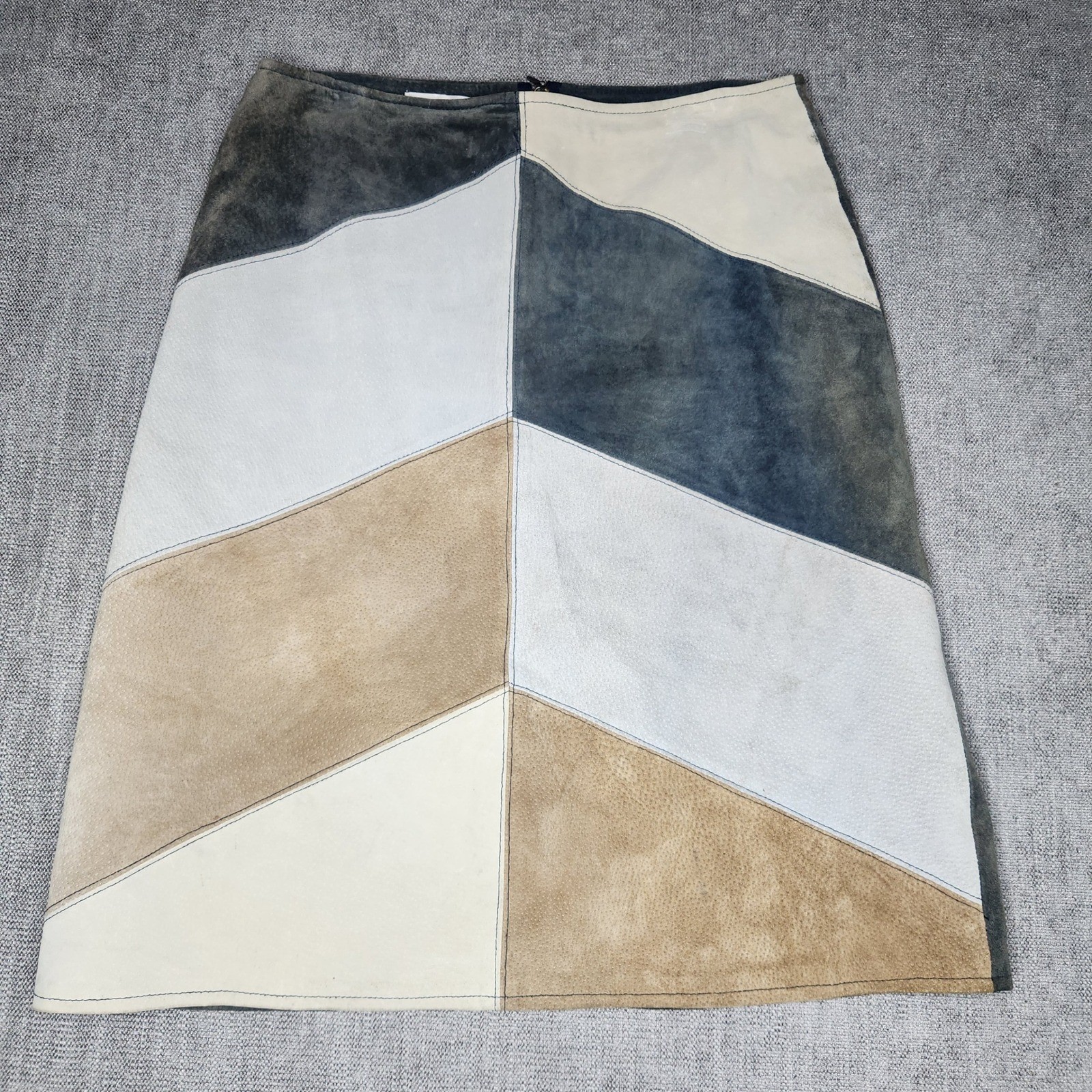 Vintage Via Patchwork Leather Skirt Blue Tan Chevron Suede A-Line Size 10 Vintage Via Patchwork Leather Skirt Blue Tan Chevron Suede A-Line Size 10