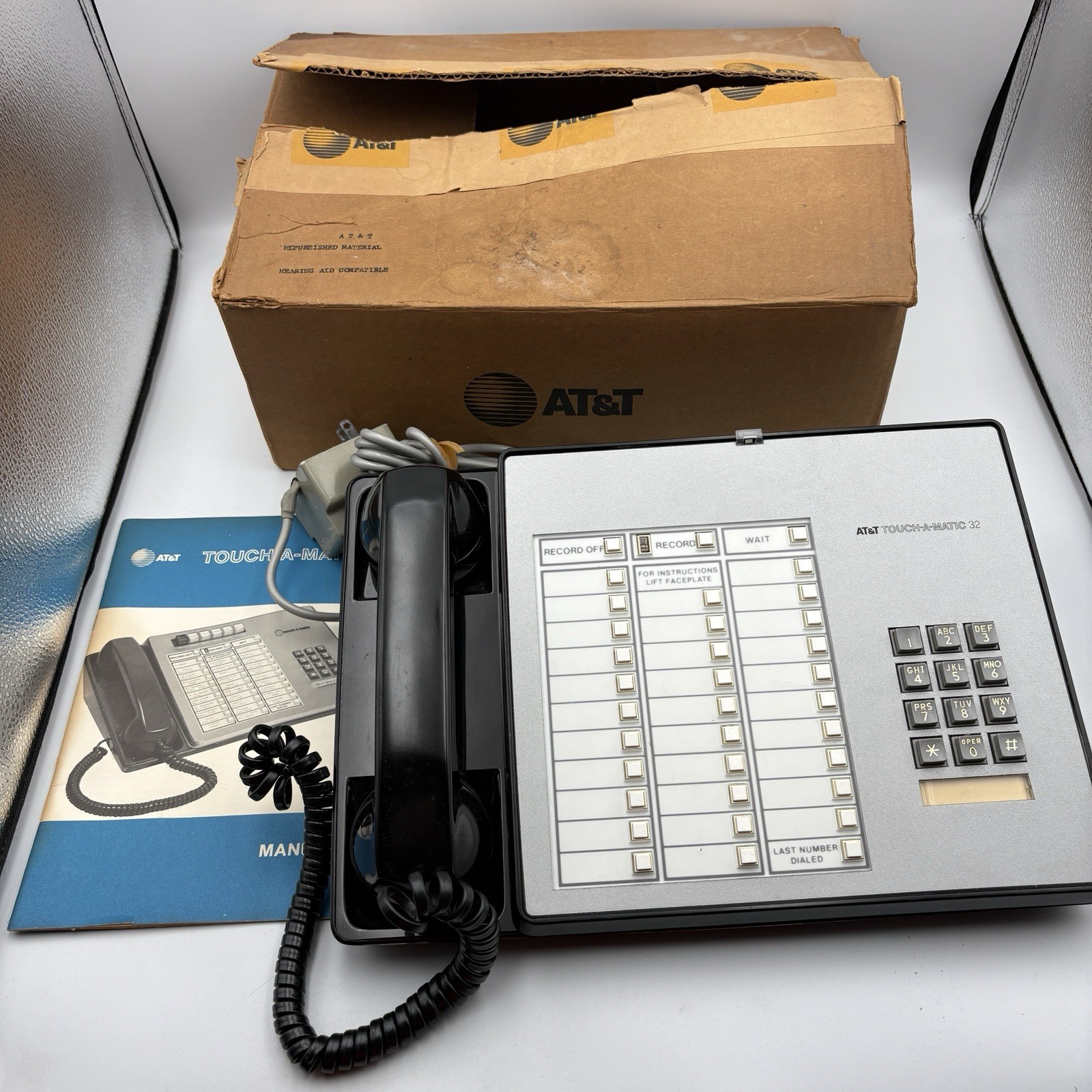 1984 WESTERN ELECTRIC AT&T TOUCH A MATIC 32 MODEL 2870-A2M-3 1984 WESTERN ELECTRIC AT&T TOUCH A MATIC 32 MODEL 2870-A2M-3
