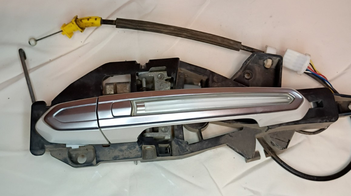 13-19 XTS ILLUMINATED DRIVER LEFT FRONT EXTERIOR DOOR HANDLE  OEM 4073-76