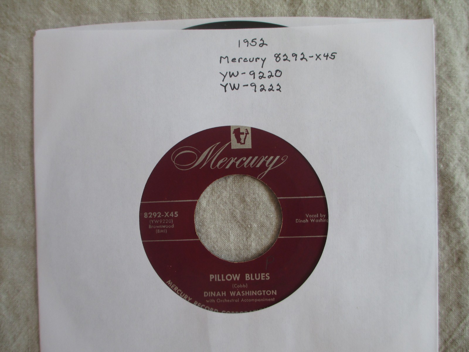 1952 Blues Dinah Washington Pillow Blues/Double Dealing Daddy Mercury-8292 G+ 1952 Blues Dinah Washington Pillow Blues/Double Dealing Daddy Mercury-8292 G+
