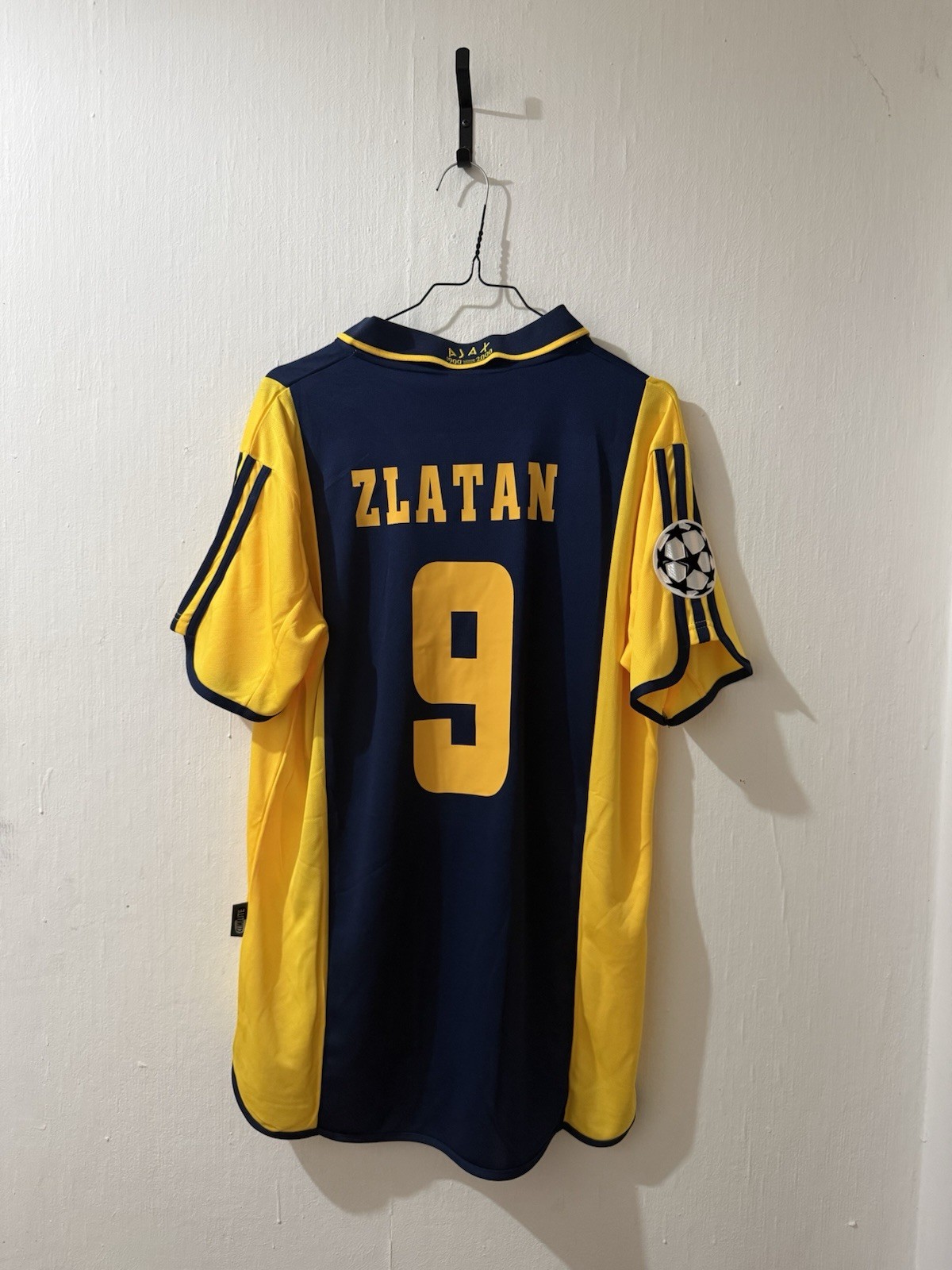 Zlatan Ibrahimovic Ajax Back Jersey Away Kit 2000 Zlatan Ibrahimovic Ajax Back Jersey Away Kit 2000