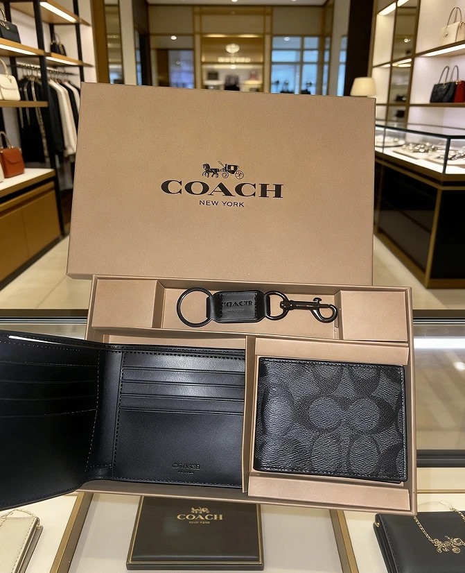 COACH MEN\'S 3 IN 1 WALLET BOXED GIFT SET IN SIGNATURE CANVAS BLACK/BLACK/OXBLOOD COACH MEN\'S 3 IN 1 WALLET BOXED GIFT SET IN SIGNATURE CANVAS BLACK/BLACK/OXBLOOD