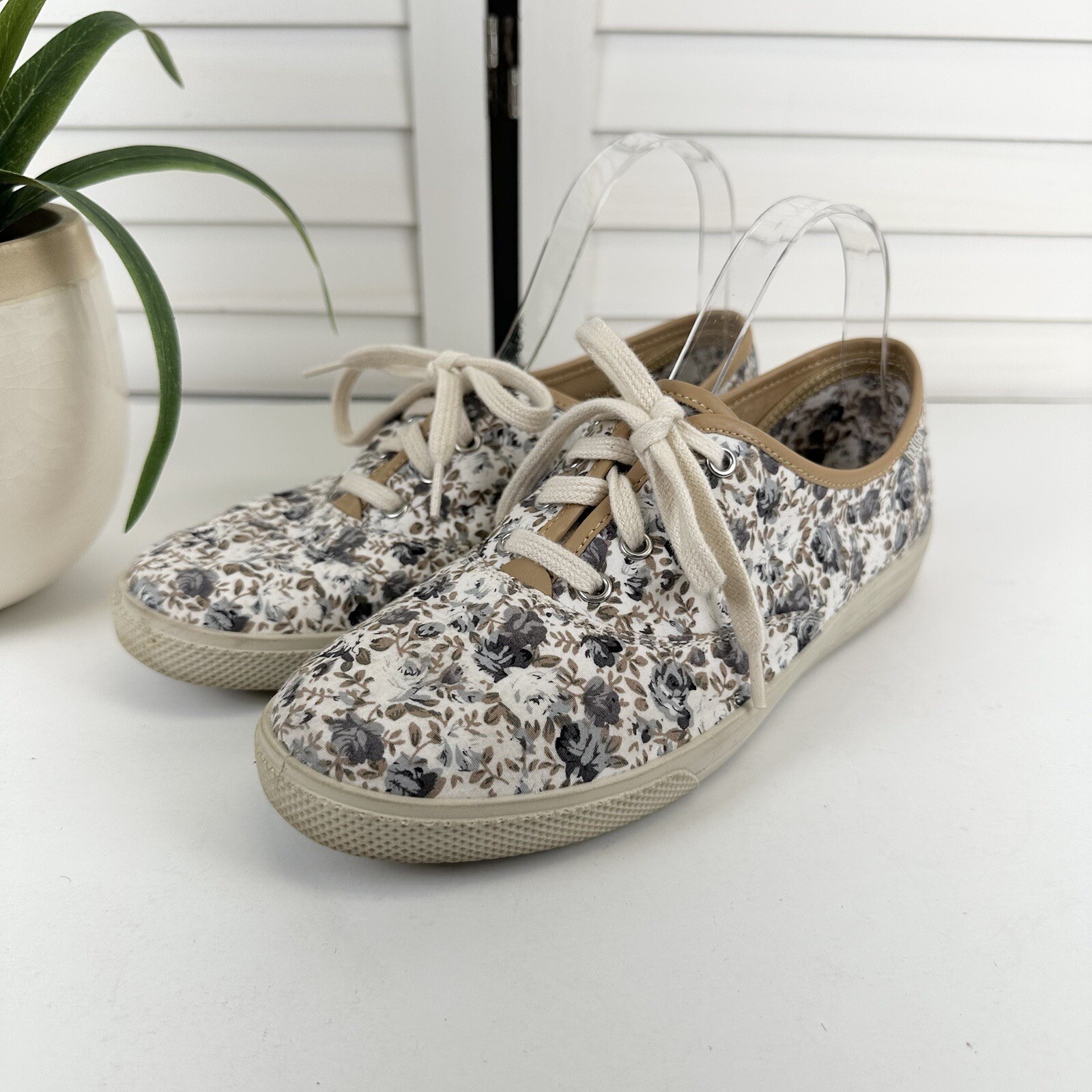 Hotter Comfort Concept Mabel Floral Low Sneaker Blue Tan Floral Shoe Size US 7.5 Hotter Comfort Concept Mabel Floral Low Sneaker Blue Tan Floral Shoe Size US 7.5