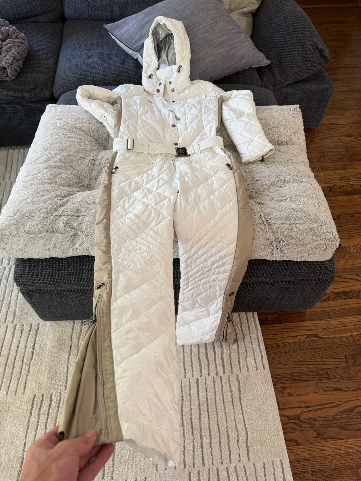Bogner Women\'s White Hooded Belted Snowsuit Ski/Snowboard Size S Bogner Women\'s White Hooded Belted Snowsuit Ski/Snowboard Size S