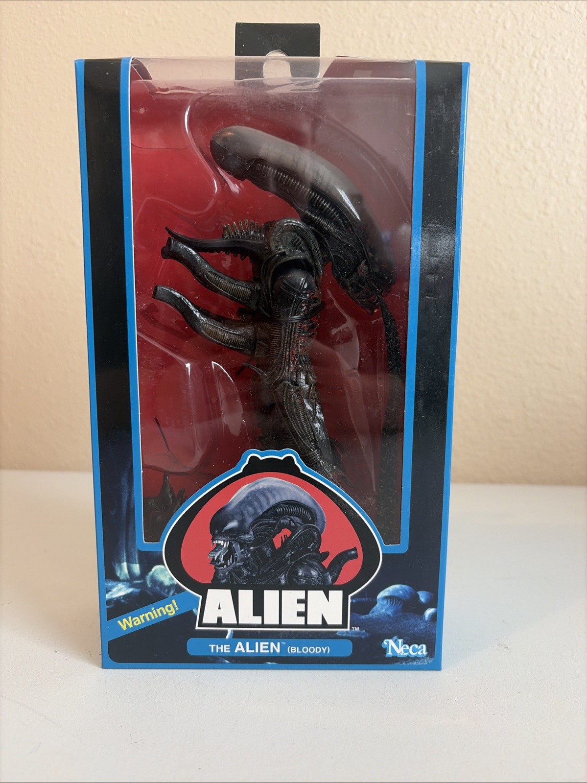 NECA - Alien - 40th Anniversary - The Alien (Bloody) - SEALED NEW D11-2 NECA - Alien - 40th Anniversary - The Alien (Bloody) - SEALED NEW D11-2
