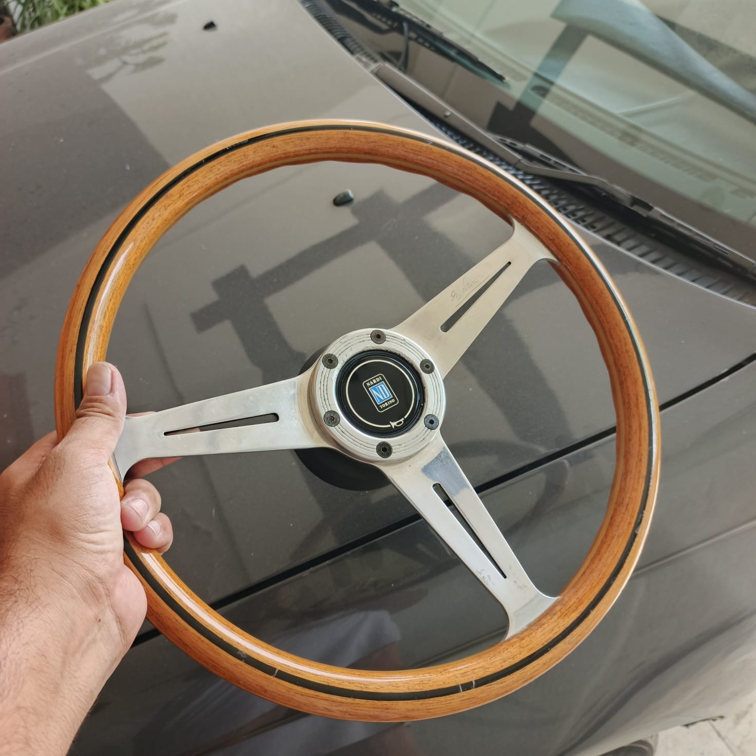 NARDI TORINO RARE WOODEN STEERING WHEEL ORIGINAL CONDITION WITH HORN AND RING NARDI TORINO RARE WOODEN STEERING WHEEL ORIGINAL CONDITION WITH HORN AND RING