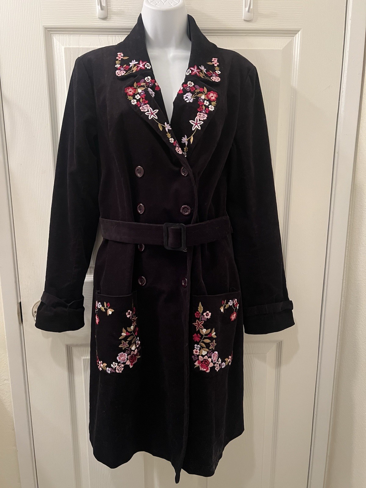 Betsey Johnson RARE Black Velvet Coat with Pink & Red Floral Embroidery size 10 Betsey Johnson RARE Black Velvet Coat with Pink & Red Floral Embroidery size 10