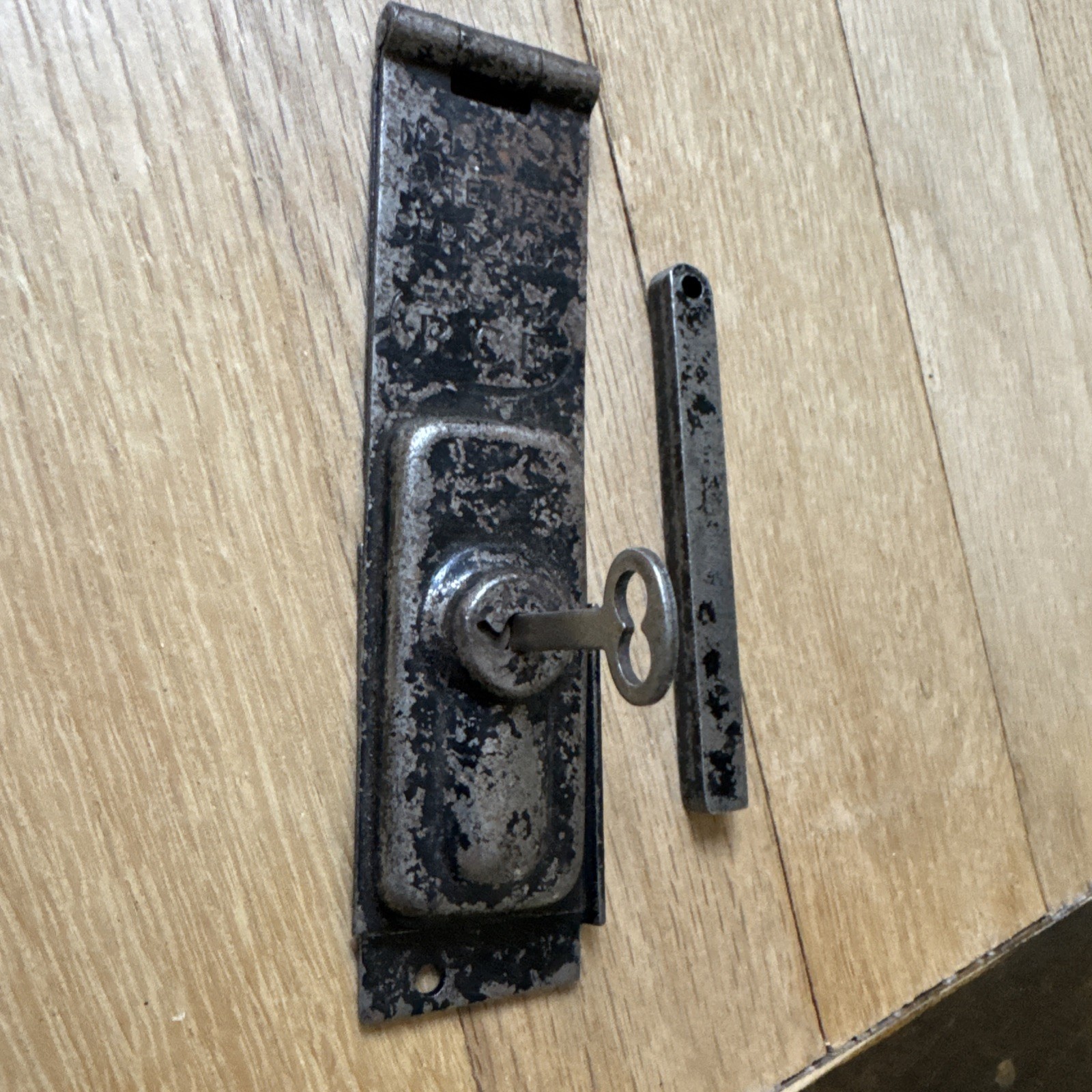 Antique Lock And Key Trademark R.C.E. 1901 Antique Lock And Key Trademark R.C.E. 1901