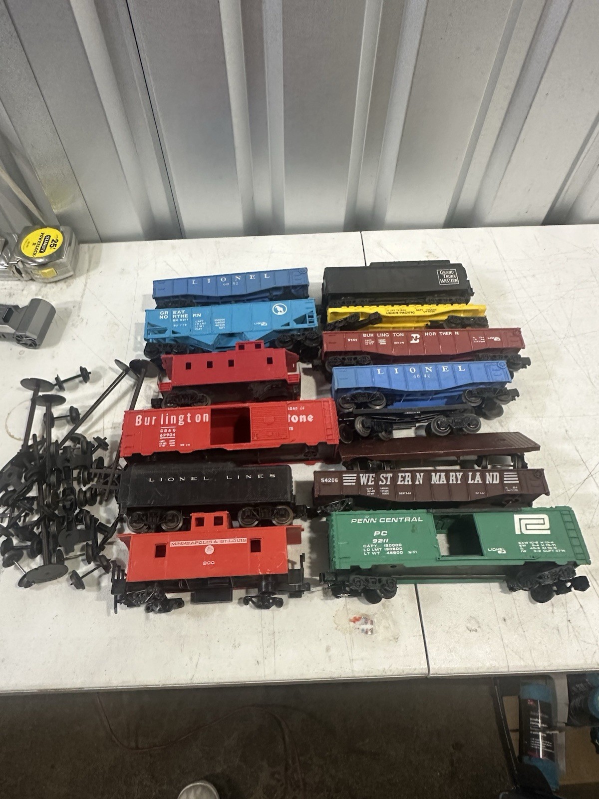 Vintage Lionel O Gauge Train Cars Tenders Parts Lot Wheels Trucks Repair As Is
