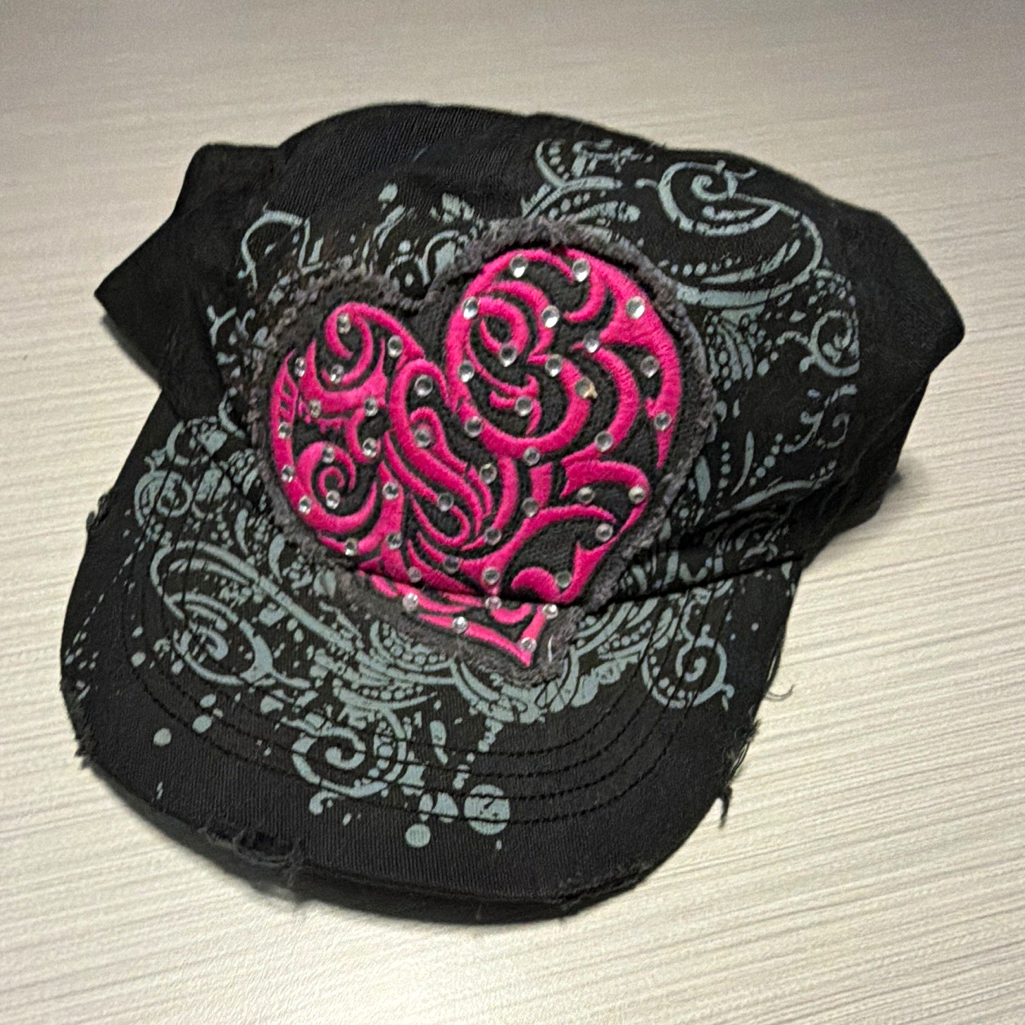 KBETHOS Women\'s Black vintage Cap Pink Heart Rhinestone Embroidered Adjustable KBETHOS Women\'s Black vintage Cap Pink Heart Rhinestone Embroidered Adjustable
