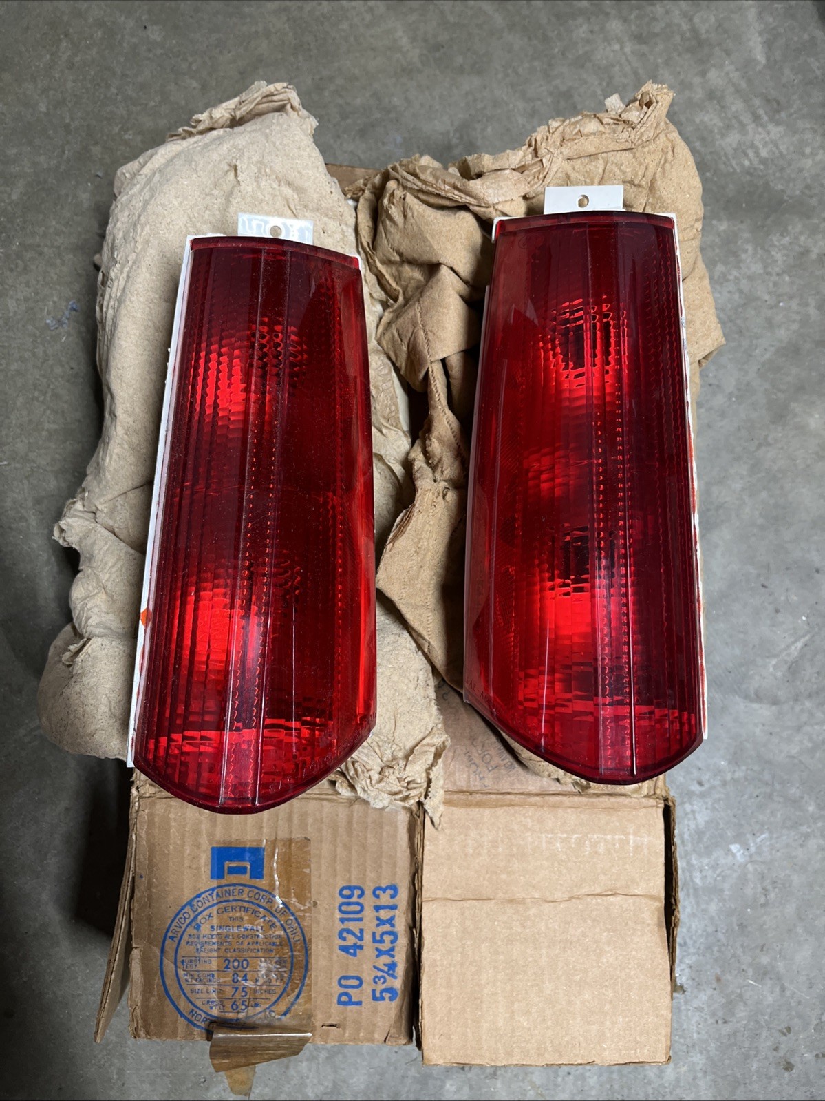 Pair NOS 1977-79 Ford LTD2 Taillight Lenses D7OZ-13450-A D7OZ-13451A Pair NOS 1977-79 Ford LTD2 Taillight Lenses D7OZ-13450-A D7OZ-13451A