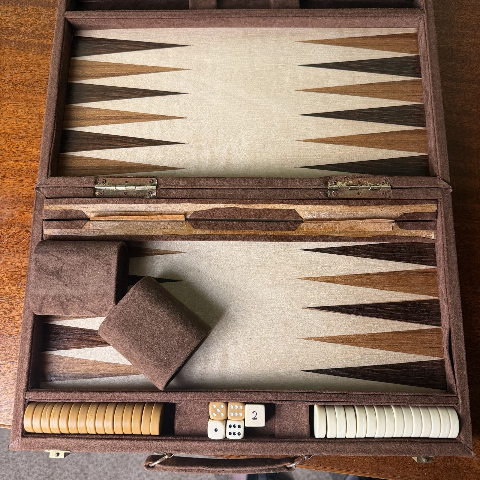 Vintage Backgammon Set Cream & Butterscotch Chips & Dice  Wood Veneer