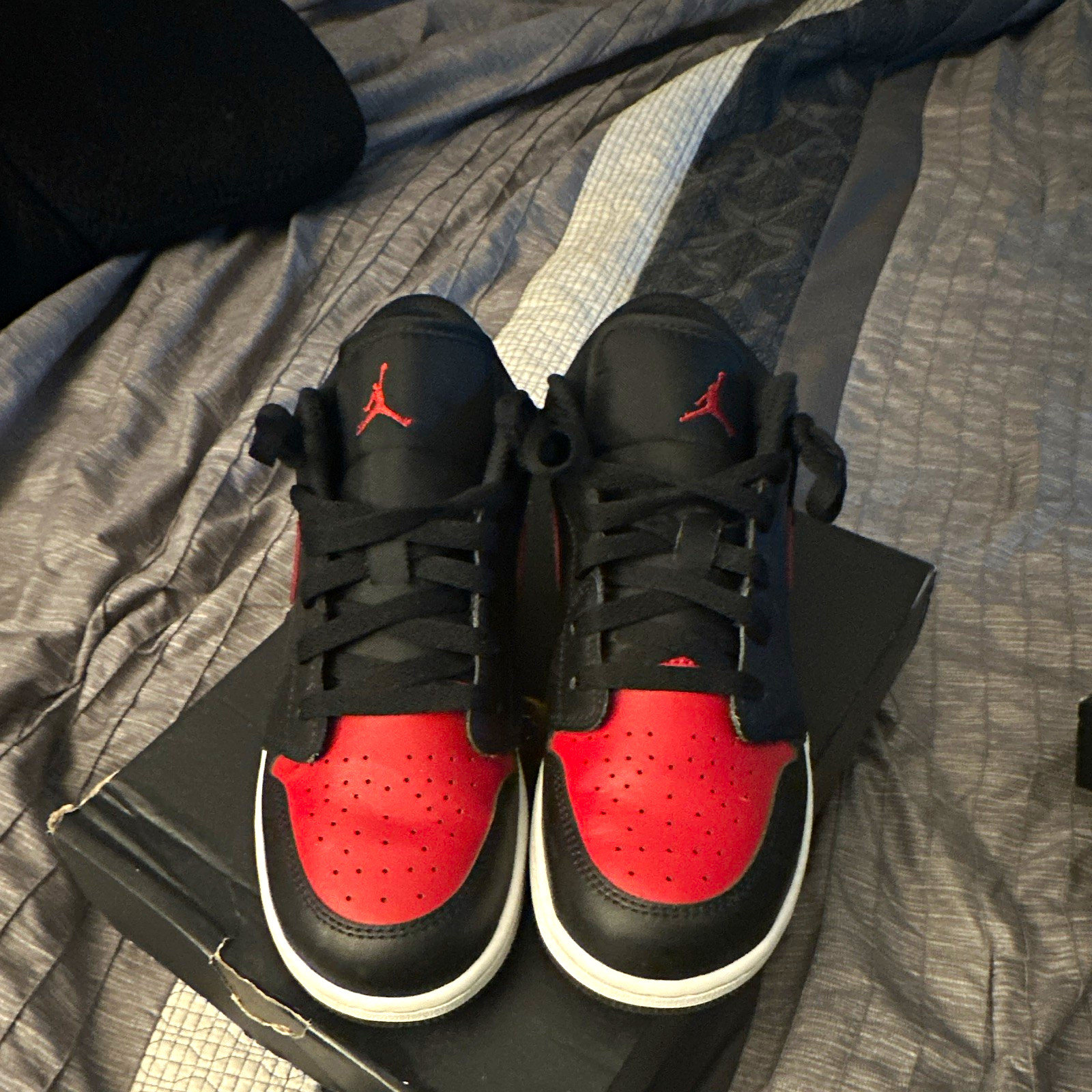 Jordan Air Jordan Black/Red Low Top Leather Lace-Up Athletic Sneakers