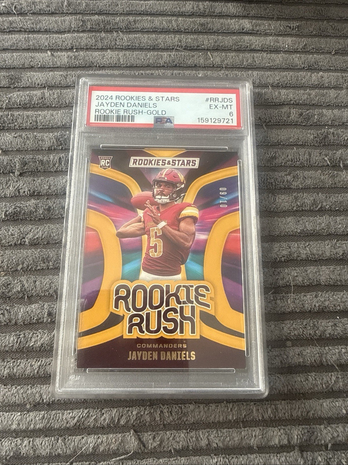 2024 Panini Rookies & Stars - Rookie Rush Jayden Daniels #RR-JDS Gold 9/10 (RC) 2024 Panini Rookies & Stars - Rookie Rush Jayden Daniels #RR-JDS Gold 9/10 (RC)