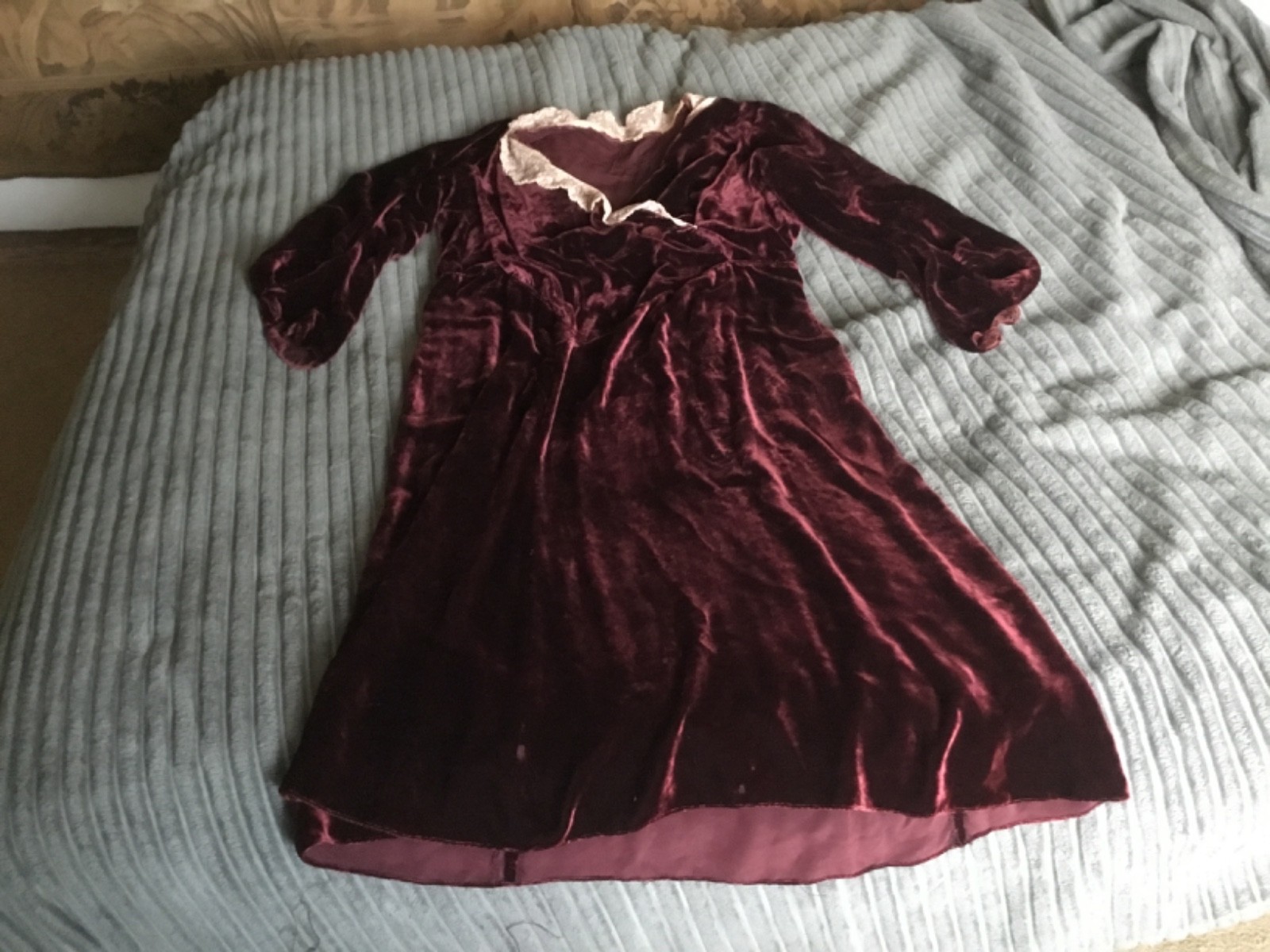 Vintage 1930s Art Deco burgundy Silk Velvet Gown with lace and button , M L Vintage 1930s Art Deco burgundy Silk Velvet Gown with lace and button , M L