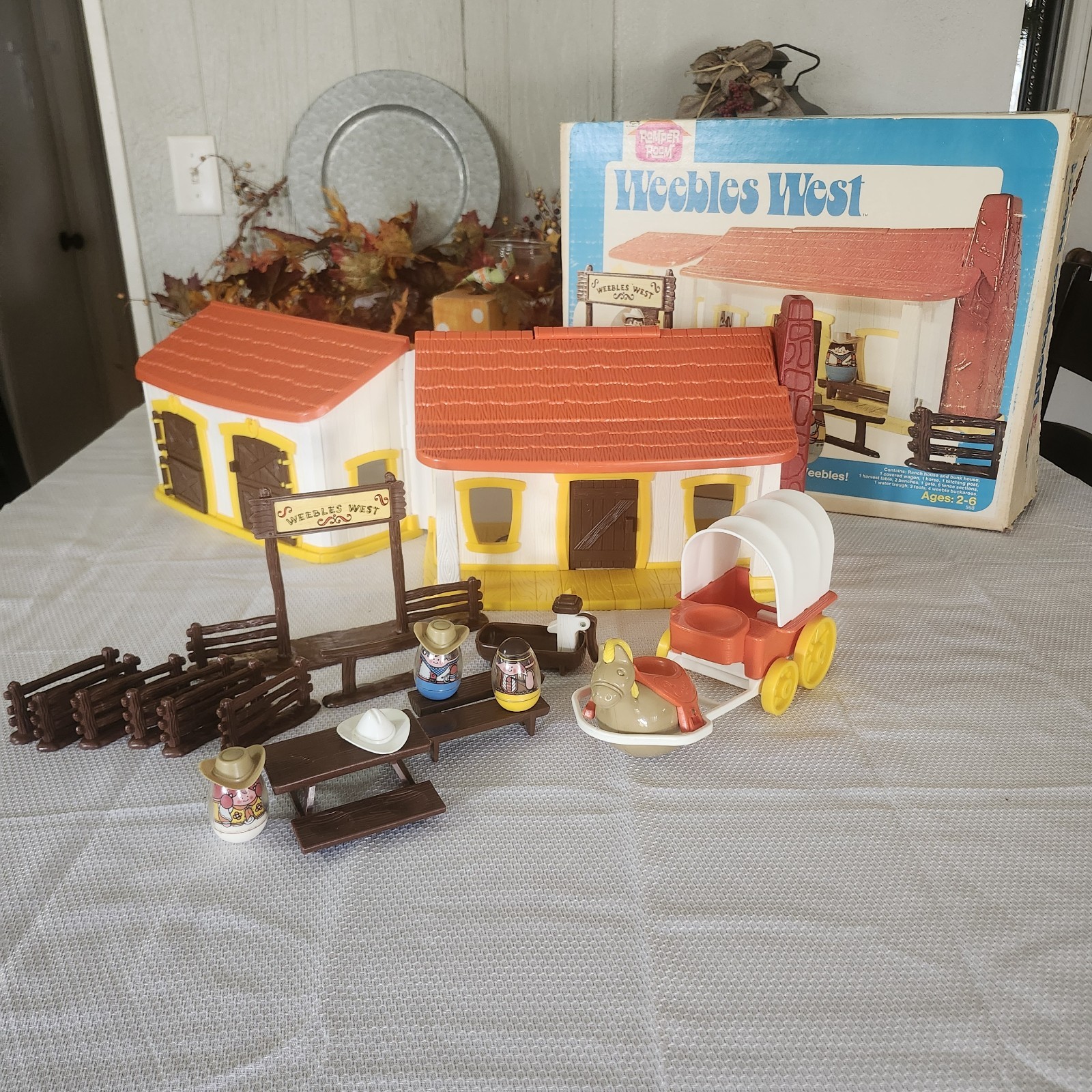 Vintage 1974 Hasbro WEEBLES WOBBLE WEST WESTERN RANCH HOUSE W/ BOX People Horse 