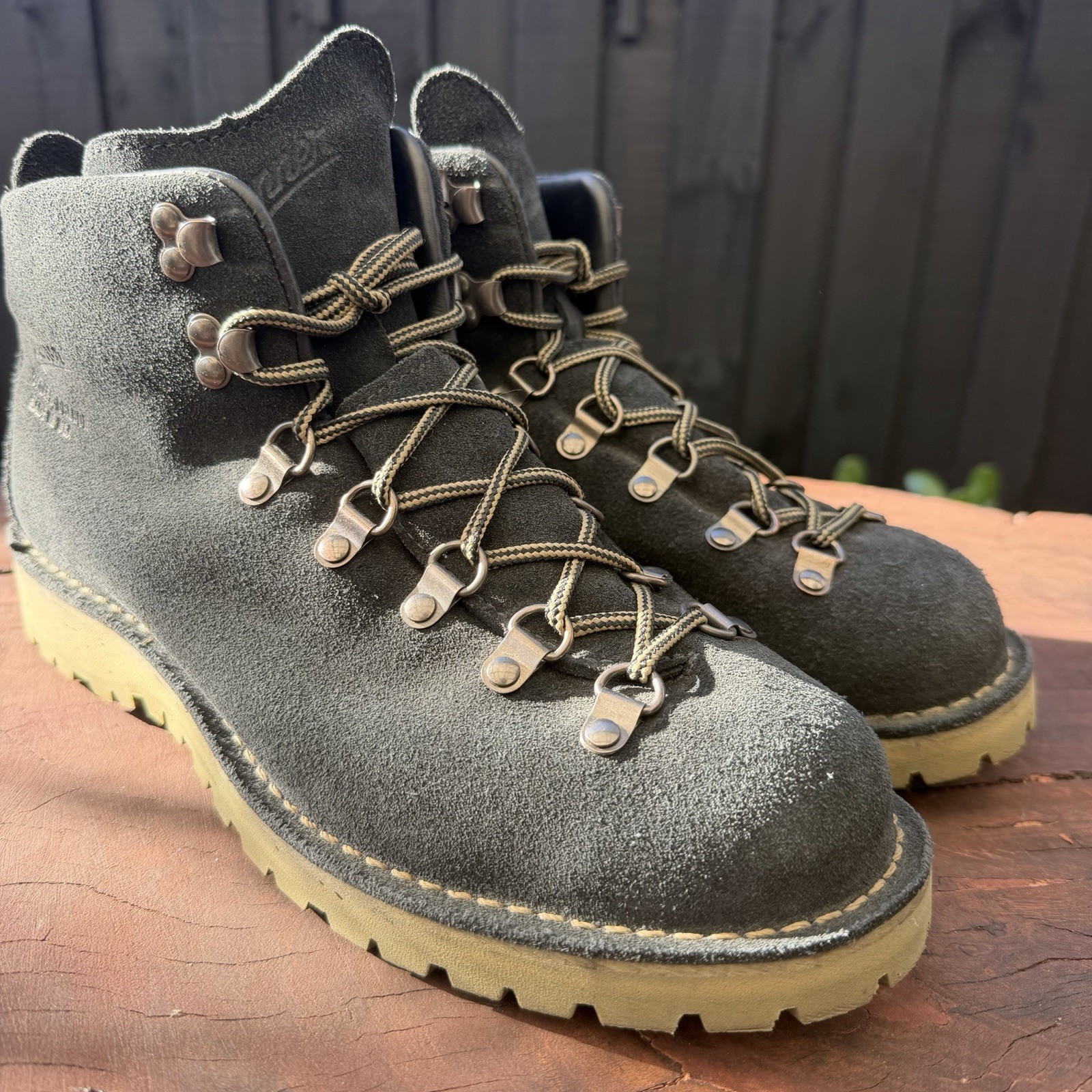 DANNER Mountain Pass Black Butte Suede Gore-Tex Boots Mens Size US10 EE