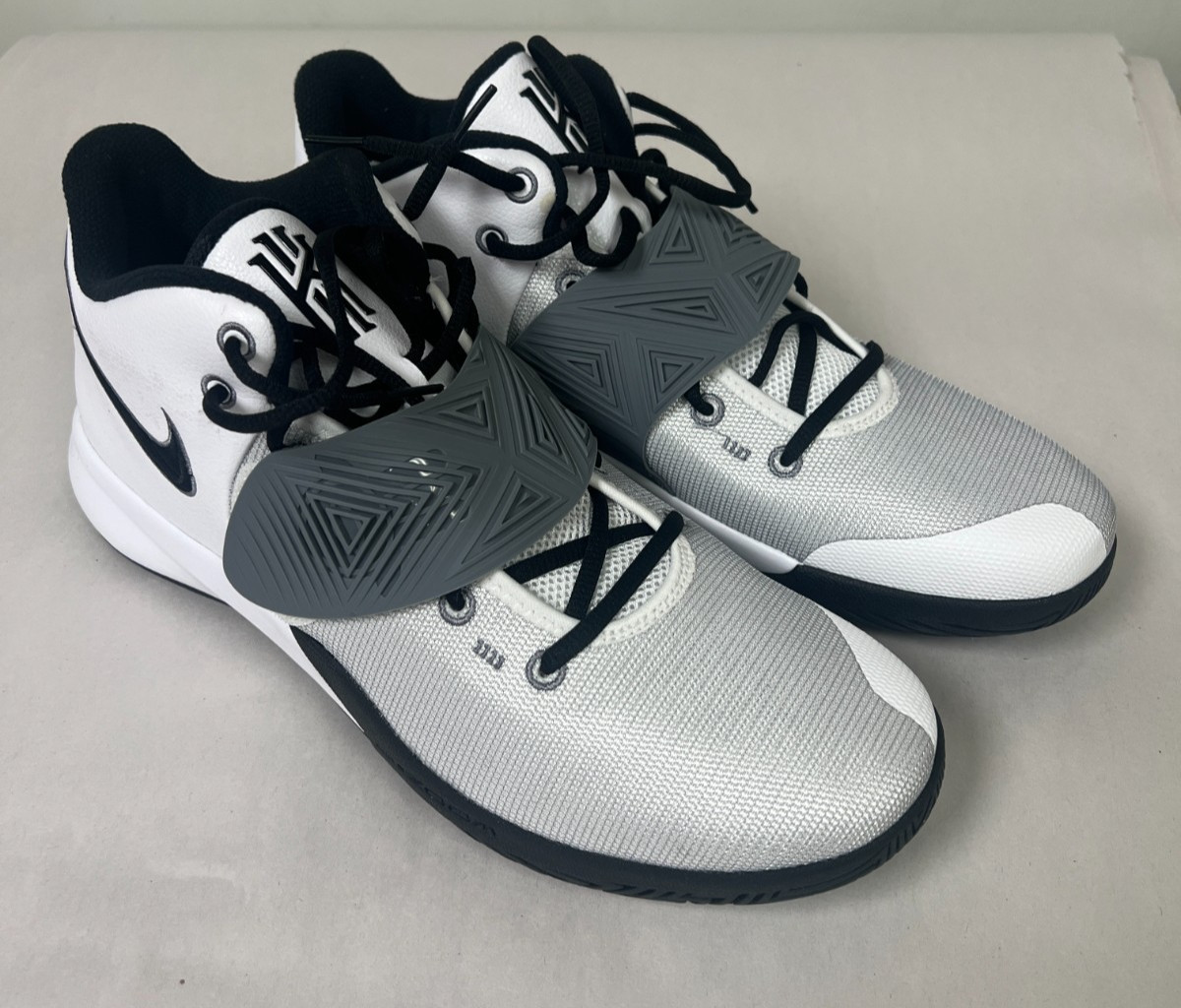 Nike Kyrie Flytrap 3 White Cool Grey Men\'s SZ 14 BQ3060-103 Nike Kyrie Flytrap 3 White Cool Grey Men\'s SZ 14 BQ3060-103