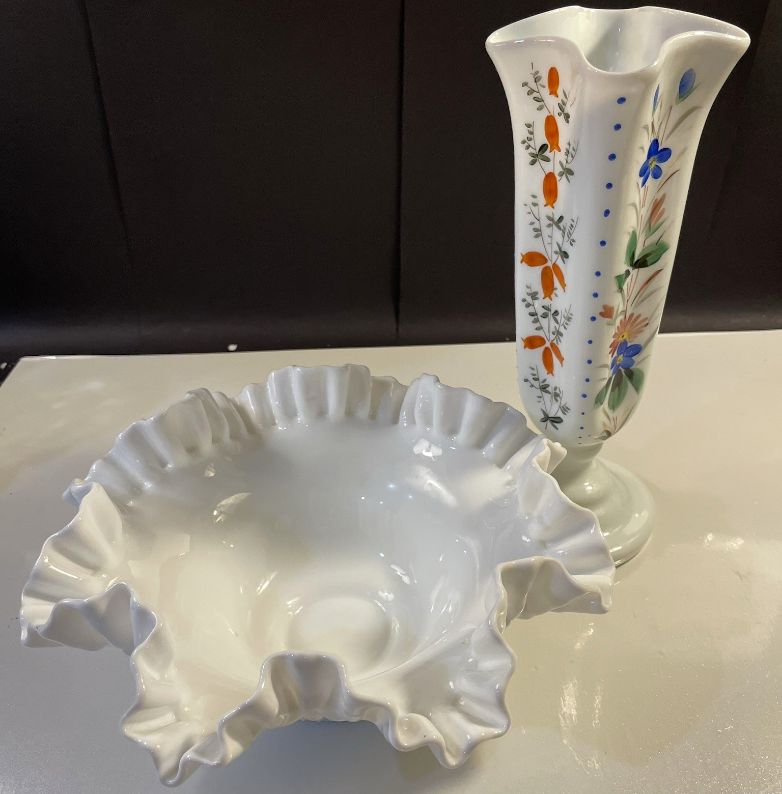 Vintage Fenton Milk Glass Ruffled Bowl & Hand Painted Floral Vase Set -Excellent Vintage Fenton Milk Glass Ruffled Bowl & Hand Painted Floral Vase Set -Excellent