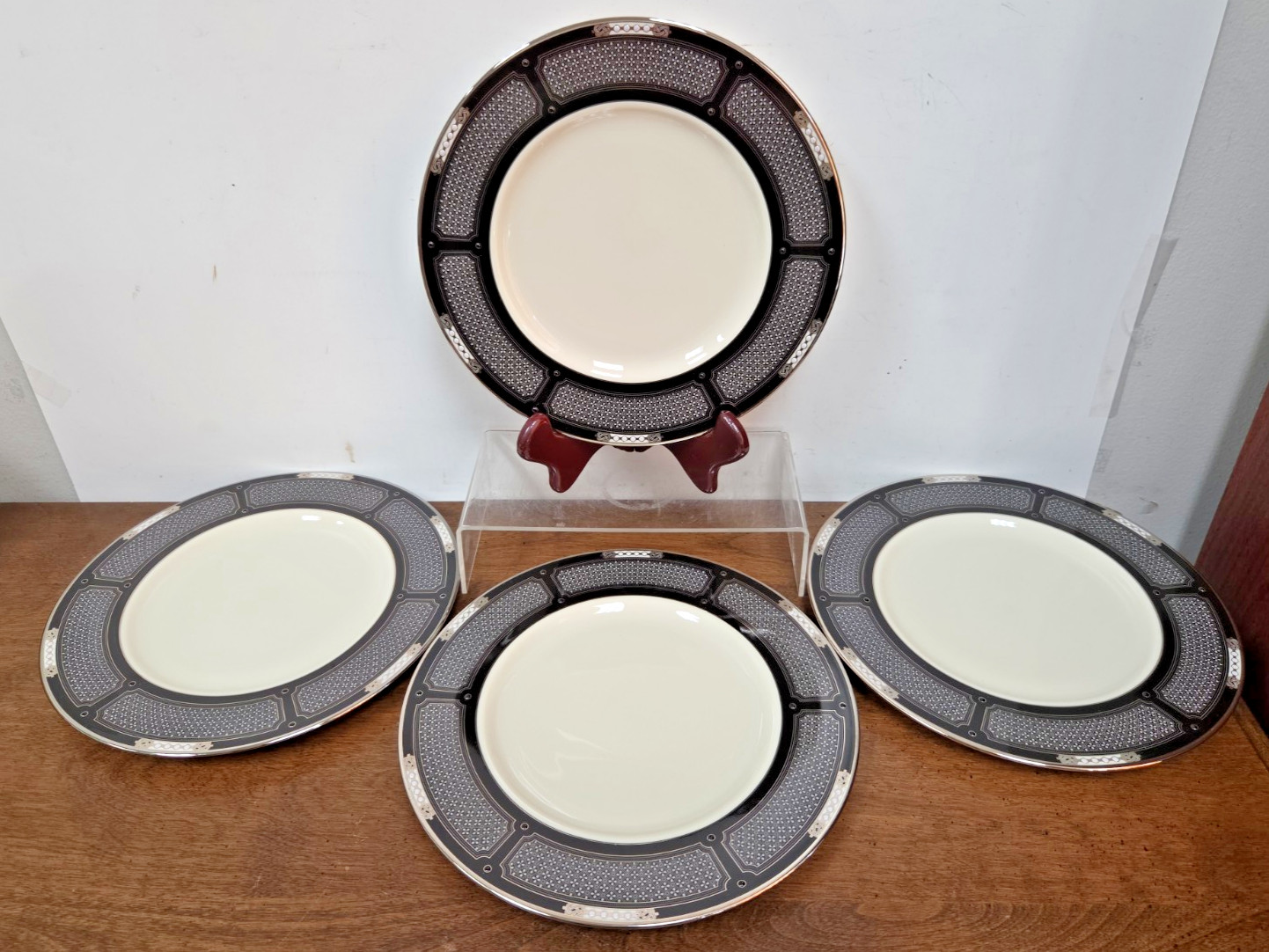 UNUSED LENOX HANCOCK PLATINUM PRESIDENTIAL LUNCHEON ACCENT PLATE SET OF FOUR UNUSED LENOX HANCOCK PLATINUM PRESIDENTIAL LUNCHEON ACCENT PLATE SET OF FOUR