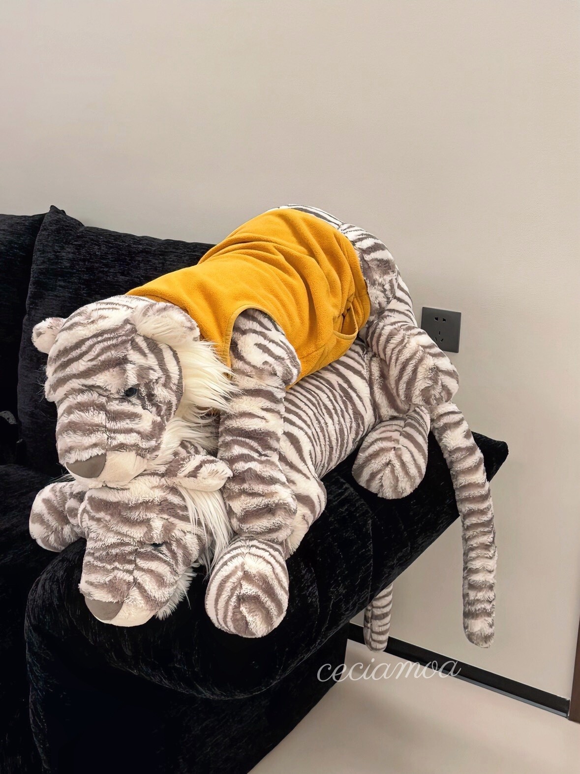 Jellycat Sacha Snow Tiger 13in Cute Plush Doll Gift Toy Dust Bag Jellycat Sacha Snow Tiger 13in Cute Plush Doll Gift Toy Dust Bag