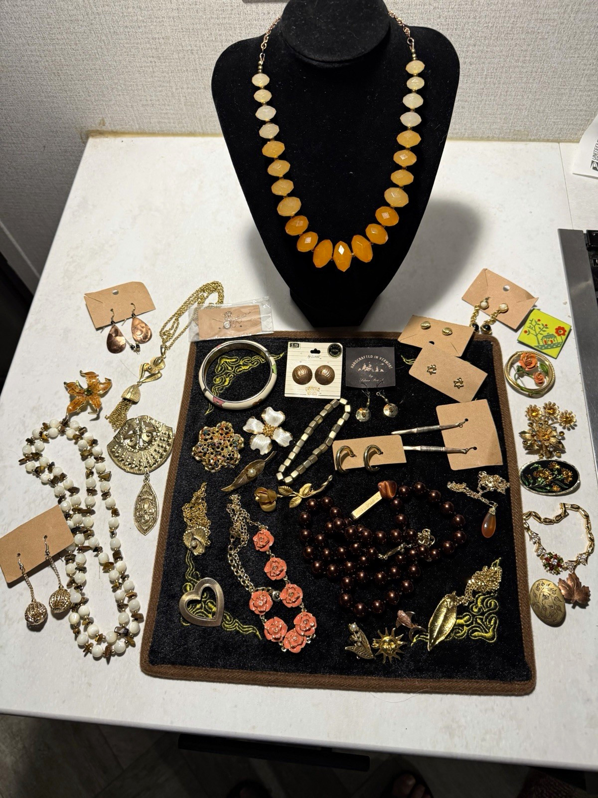 Vtg Costume Jewelry Estate Lot Unmarked Reseller Wholesale Brooch Necklace