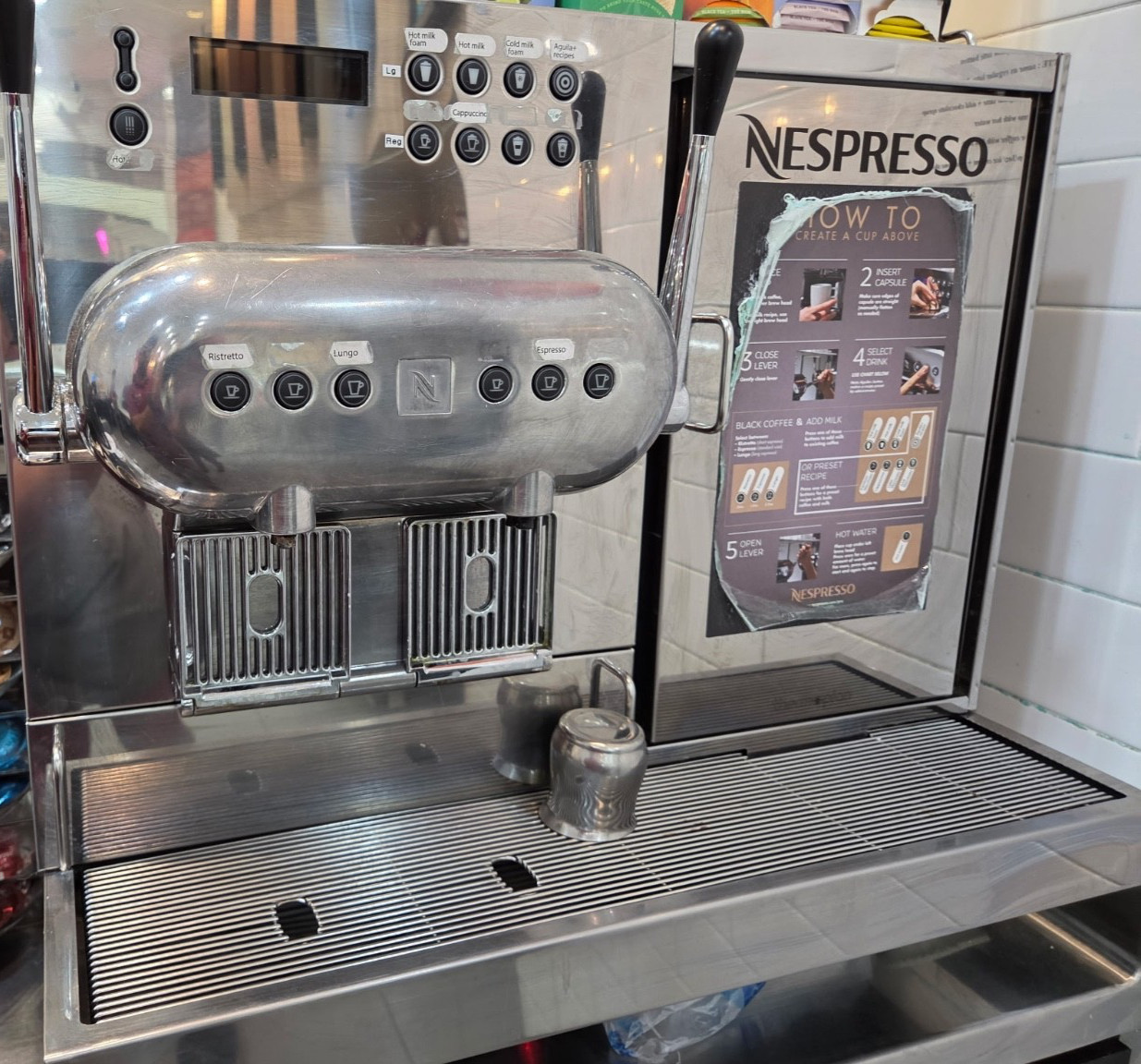 Nespresso Aguila 220 Professional Espresso Machine Nespresso Aguila 220 Professional Espresso Machine