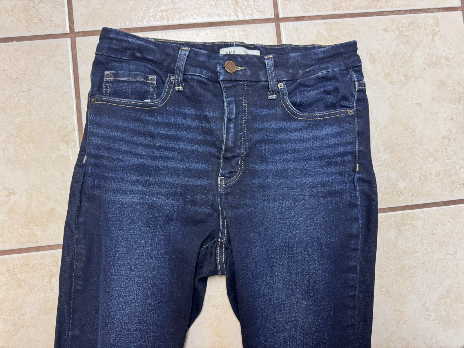 BKE Parker Universal Fit Mid-Rise Straight Leg Jeans Dark Wash Distressed 28/34