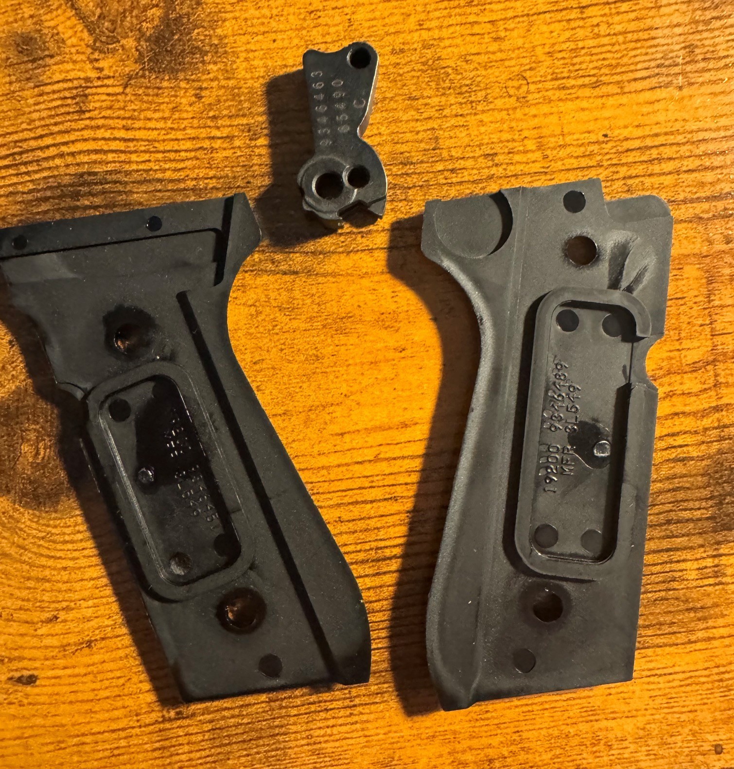 Beretta m9 USGI military contract Hammer and Grips 92fs 92f Milspec Surplus Beretta m9 USGI military contract Hammer and Grips 92fs 92f Milspec Surplus