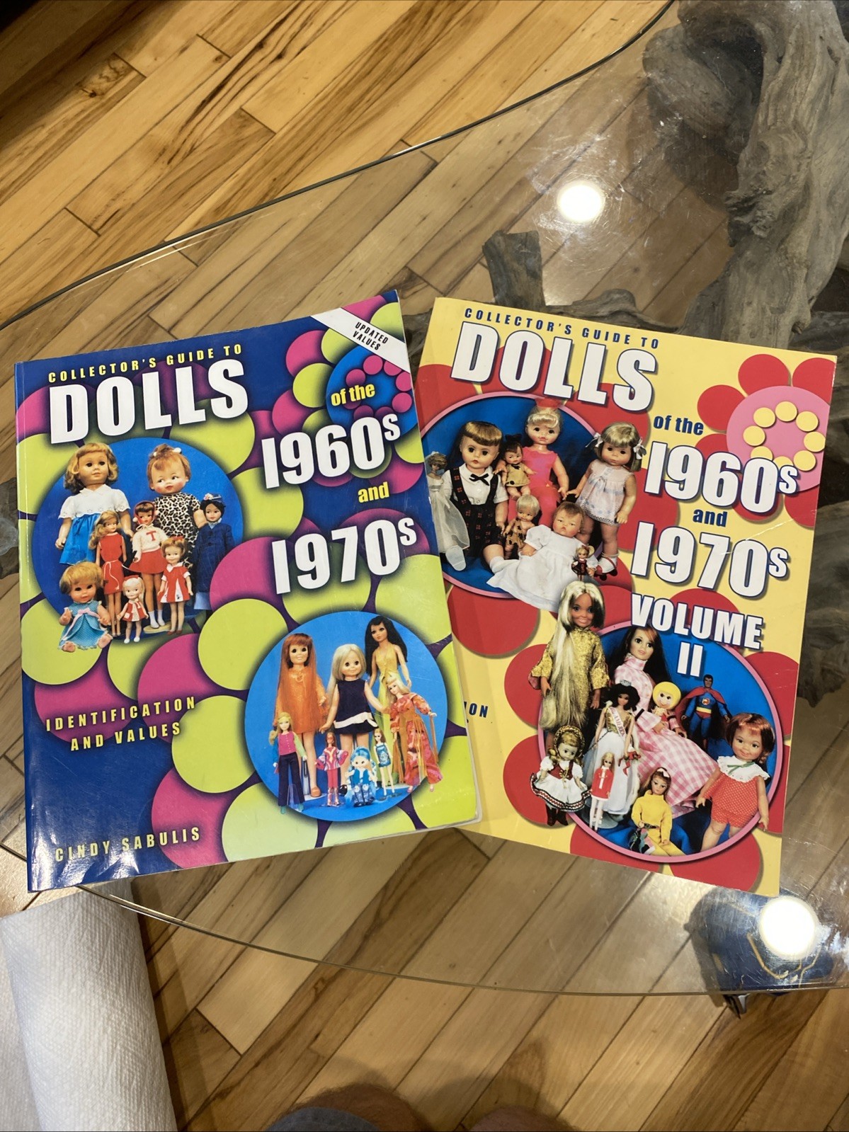 (2) - Collector's Guide to Dolls of the 1960s and 1970s: Identification & Values (2) - Collector's Guide to Dolls of the 1960s and 1970s: Identification & Values