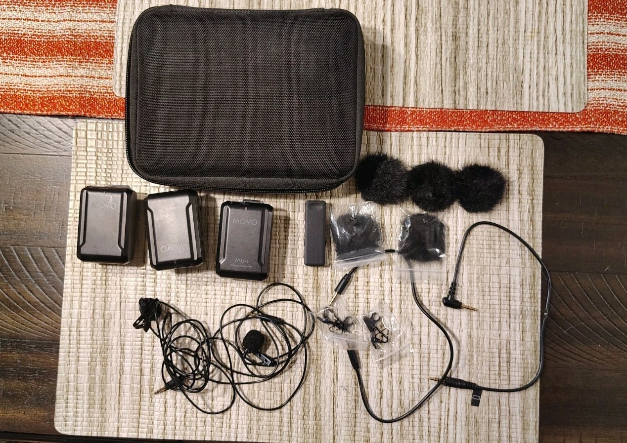 Movo WMX-1 Wireless Microphone System Lavalier Duo Kit Black Excellent WMX-1-DUO Movo WMX-1 Wireless Microphone System Lavalier Duo Kit Black Excellent WMX-1-DUO